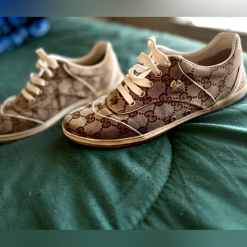 Gucci Brown Monogram Canvas Women's Sneakers with White Laces - Picture 3 of 6